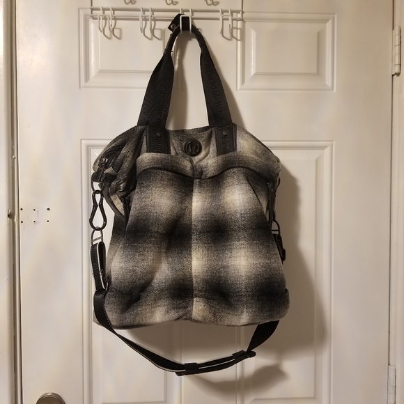 LULULEMON Athletica *Fast in Flight* Gray Plaid Wool Gym Tote Bag. - Picture 3 of 16